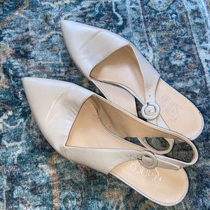 Nude pointed toe flats